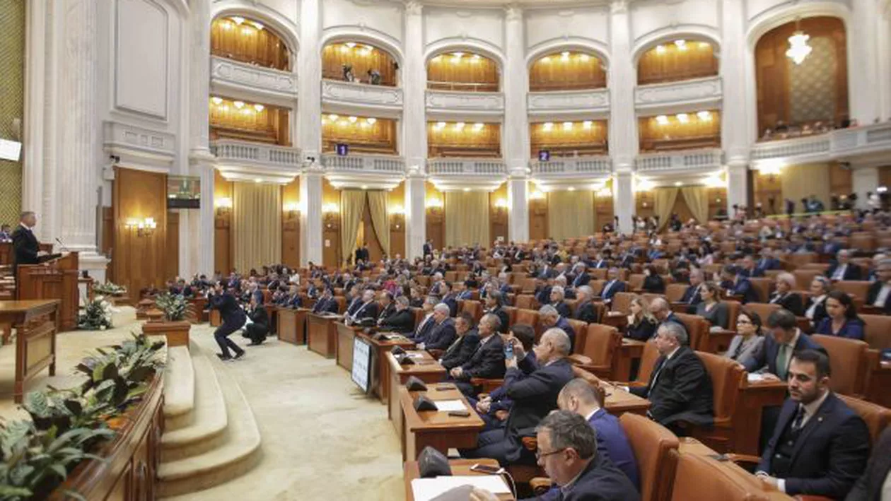 Scandal în Parlament în plină ședință solemnă dedicată Revoluției. Iulian Bulai (USR), către Teodor Meleșcanu: ”Mi se pare puţin absurd ca dumneavoastră, comunist cu ştate vechi, să conduceţi această şedinţă” / Replica șefului Senatului (VIDEO)