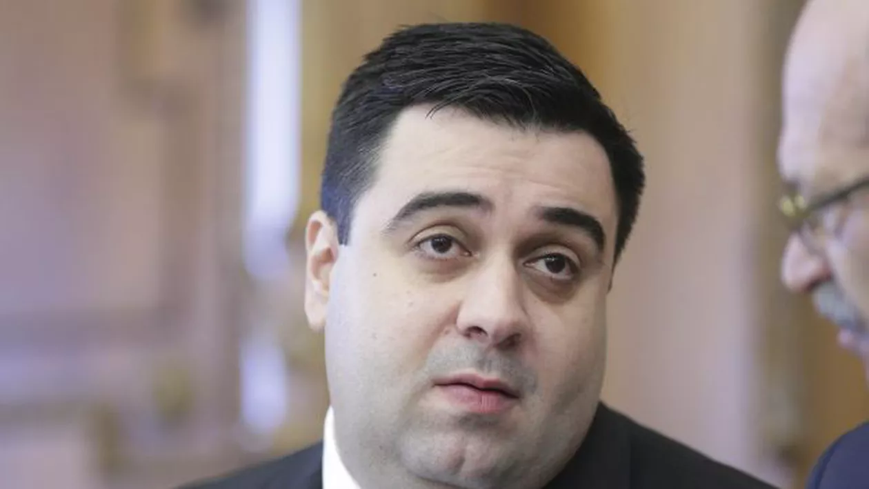 CNAIR a plătit 115.000 de lei ca să se plimbe cu elicopterul fostul ministru al Transporturilor. Răzvan Cuc: „Pentru români, nu pentru mine! (VIDEO)