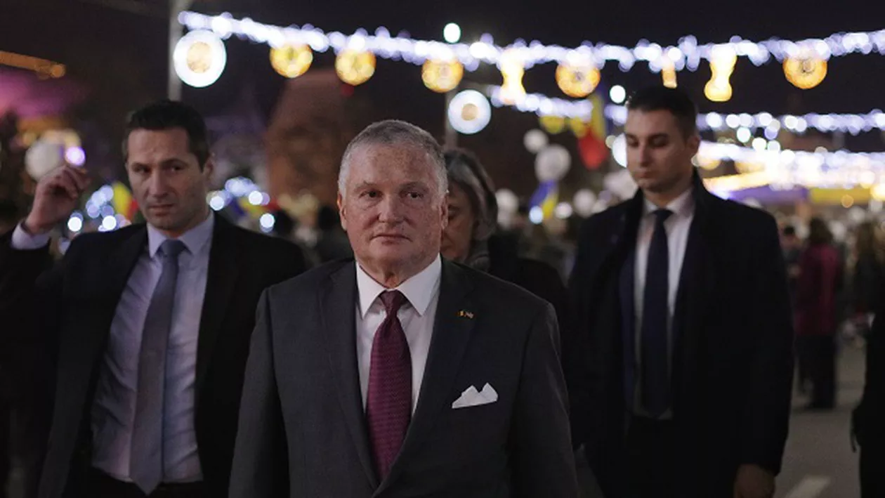 Ambasadorul SUA în România a participat la marșul din Capitală. Adrian Zuckerman a citit numele victimelor din decembrie `89: „Dumnezeu să-i odihnească”