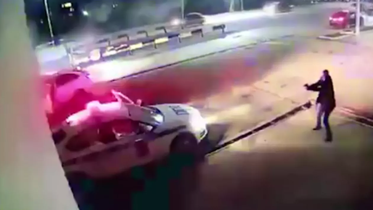 Momentul în care doi poliţişti sunt ucişi de doi 'teroriști islamiști' în seara Anului Nou (VIDEO)