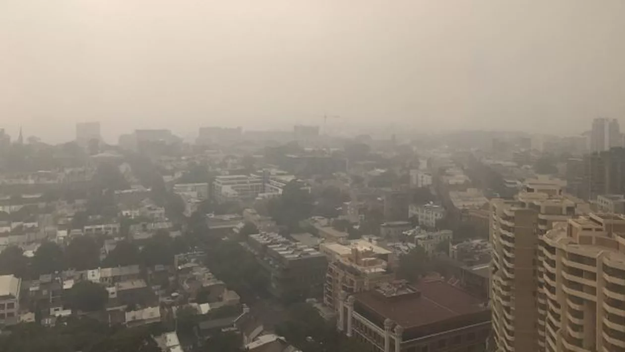 ALARMANT! Calitatea aerului din Australia se apropie de limita maximă admisă. Oamenii, sfătuiţi să nu iasă din casă...