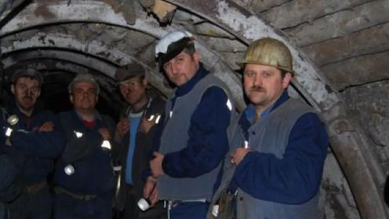 Scene șocante la Complexul Energetic Oltenia. Minerii, la un pas să-şi linşeze liderii sindicali