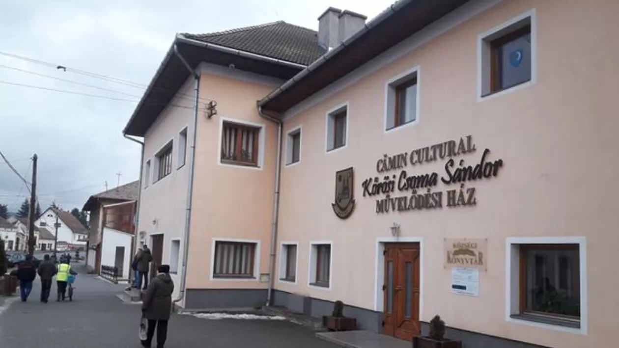 Scriitorul Radu Vancu, ”o ironie teribil de tristă” despre cazul Ditrău: Efectivele anti-asiatice protestează în fața căminului cultural care poartă numele unuia dintre cei mai pasionați filo-asiatici europeni