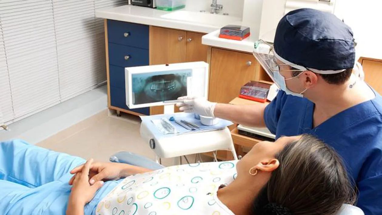 HALUCINANT! O femeie a mers la dentist, cu o carie și a descoperit că înăuntru avea un gândac care-i devora carnea (FOTO)