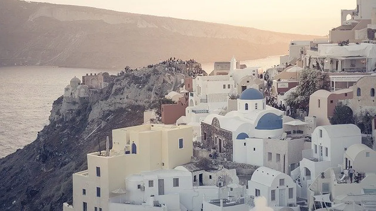Coronavirusul nu rănește numai oameni. Industria turistică din Grecia, lovită în plin de epidemie: „Turiștii ne sună și ne întreabă dacă vor fi chinezi în hotel”
