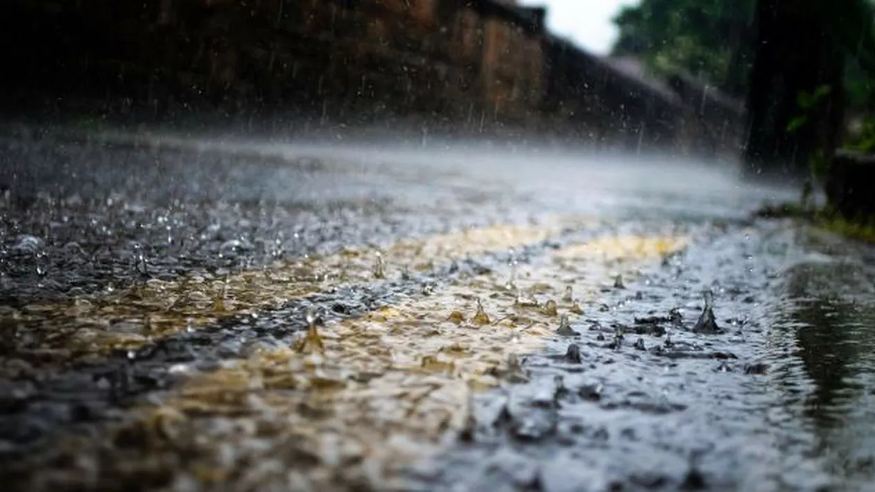 ALERTĂ METEO: Vremea se schimbă radical! Se anunţă FENOMENE EXTREME! Care vor fi CELE MAI AFECTATE zone din România!