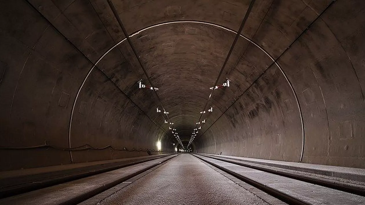 Licitația pentru cel mai lung tunel din România ar putea fi demarată în mai. Va avea aproape 3 km, iar valoarea estimată a proiectului se ridică la 1,28 miliarde de lei