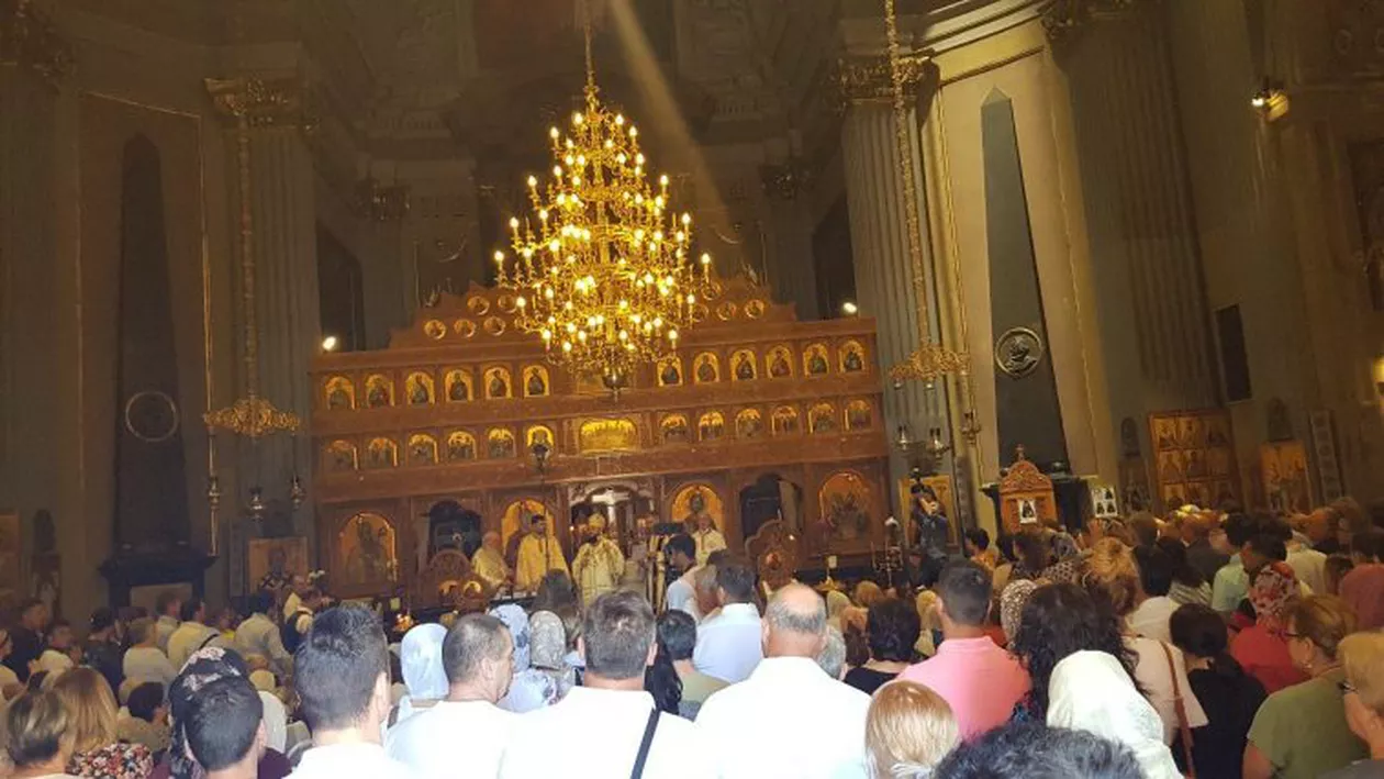 Preot din Italia, despre comunitatea de români din Milano: „Nu am auzit pe nimeni că ar vrea să se întoarcă acasă, mai ales că s-a înțeles acum că acasă urmează să intre în carantină!”