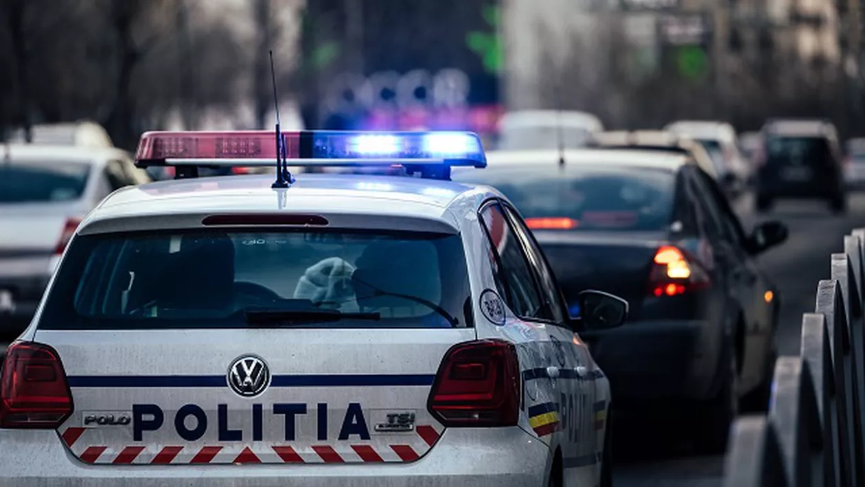 Mai multe percheziţii în Bucureşti şi Argeş la locuinţele unor persoane bănuite de contrabandă cu amortizoare pentru arme