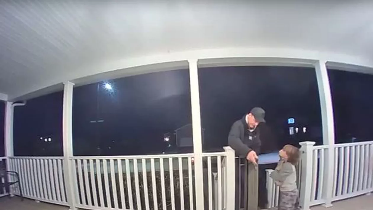 A livrat pizza și a avut parte de surpriza vieții lui! A izbucnit în LACRIMI! Povestea lui este INCREDIBILĂ (VIDEO)