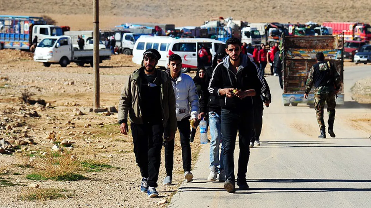 Ciocniri violente între poliţia elenă şi migranţii sirieni care au plecat din Turcia. Posibilele motive pentru care Ankara a luat decizia deschiderii graniţelor (VIDEO)