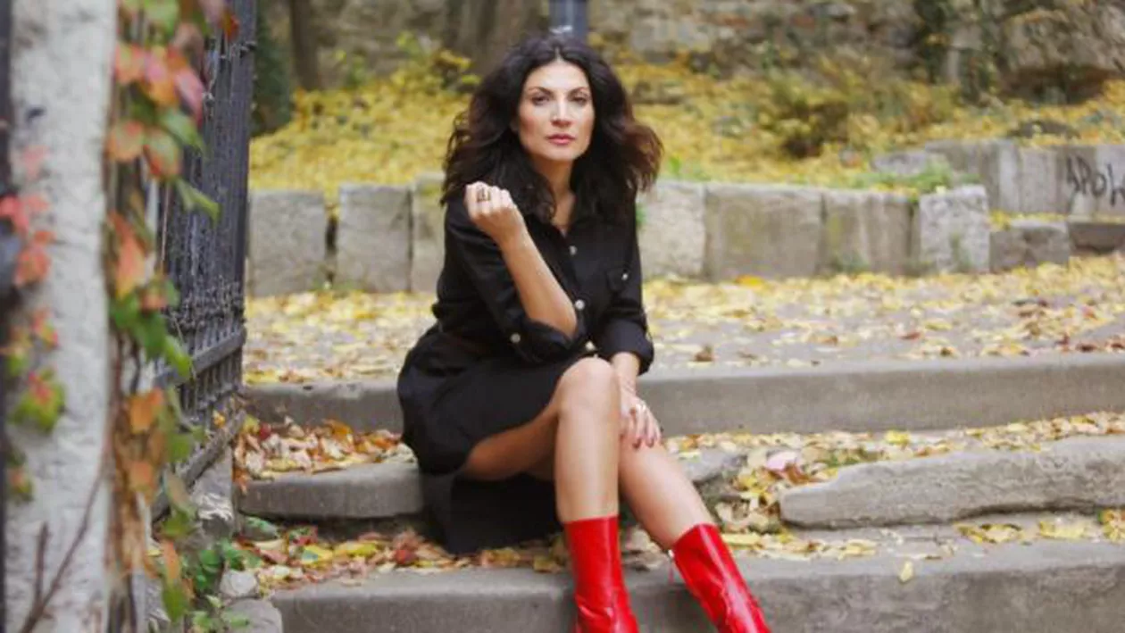 El este noul iubit al Ioanei Ginghină. Cum arată bărbatul misterios din viaţa actriţei ”Sunt fericită, sunt OK, sunt îndrăgostită! (FOTO)