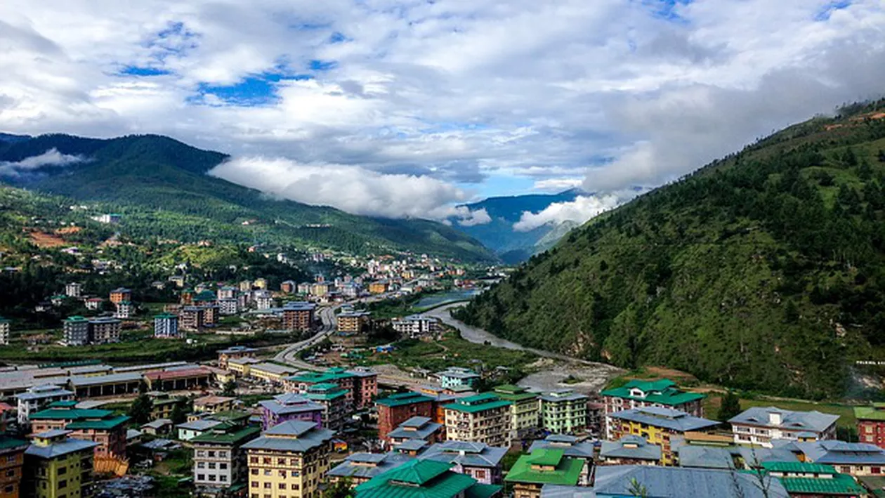 Primul caz confirmat de Covid-19 din Bhutan. Micuțul regat himalayan interzice accesul turiștilor și închide câteva școli