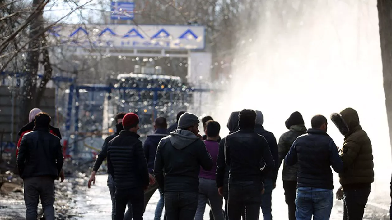 Erdogan merge la Bruxelles, pe fondul valului de migranți de la porțile Europei. Grecia acuză Turcia că răspândește fake news și că folosește refugiații drept „pioni geopolitici”