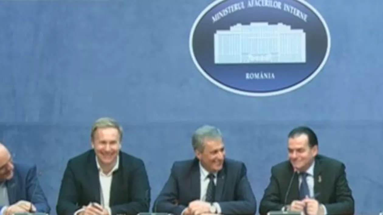 Orban, către jurnaliști, de față cu Arafat: „Vă stă la dispoziție domnul secretar de stat Rafael Nad...Raed Arafat” (VIDEO)