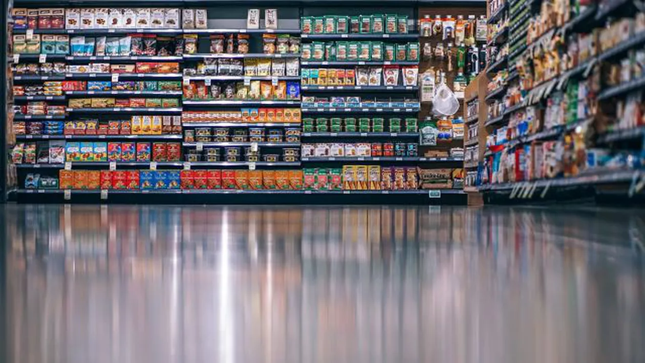 CORONAVIRUS | Marea Britanie: Supermarketurile, luate cu asalt. Măsurile impuse de comercianți