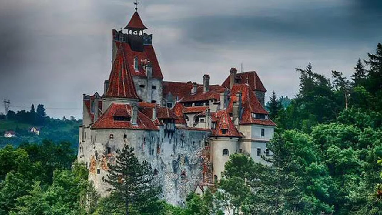 Castelul Bran își suspendă activitatea din cauza epidemiei de coronavirus