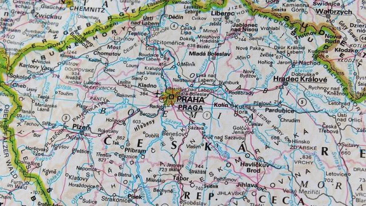 CORONAVIRUS. Cehia închide o parte dintre frontierele cu Germania şi Austria și introduce controale la cele rămase deschise