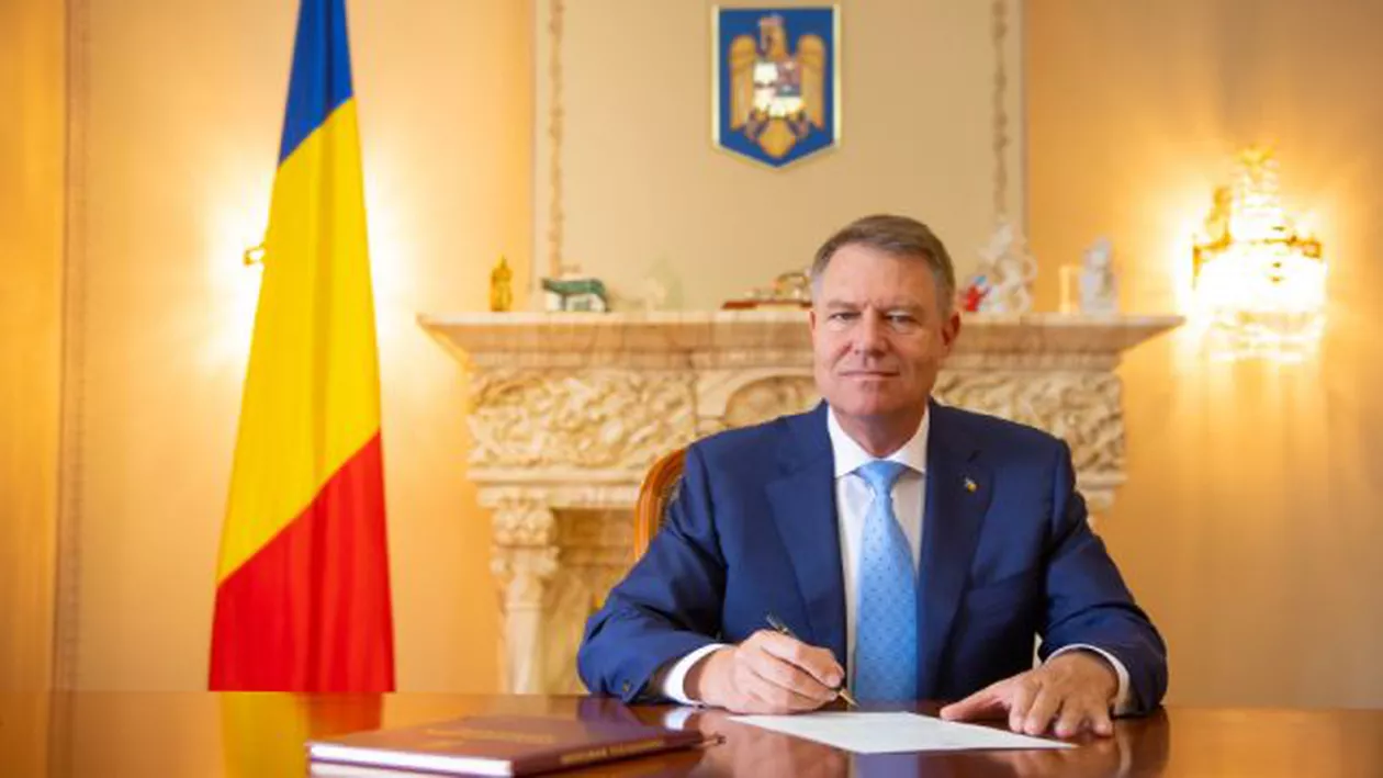 Klaus Iohannis a promulgat legea prin care părinții primesc zile libere plătite în cazul închiderii școlilor din cauza ”unor situații extreme”