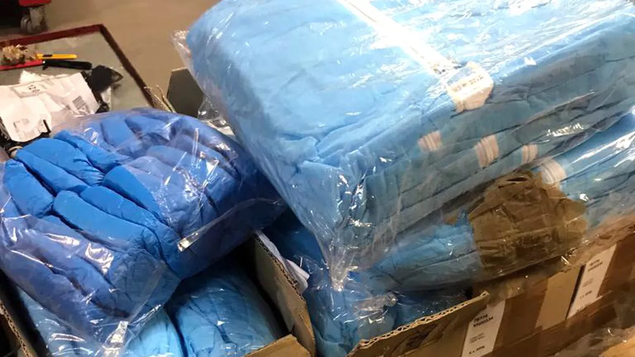 CORONAVIRUS. Transport de măști de protecție, blocat pe aeropotul din Cluj Napoca (FOTO)