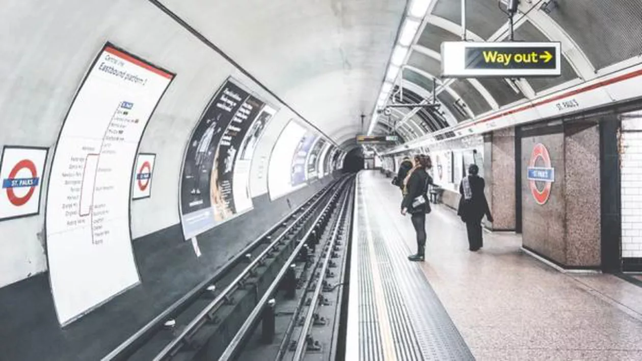 CORONAVIRUS | Londra închide 40 de stații de metrou