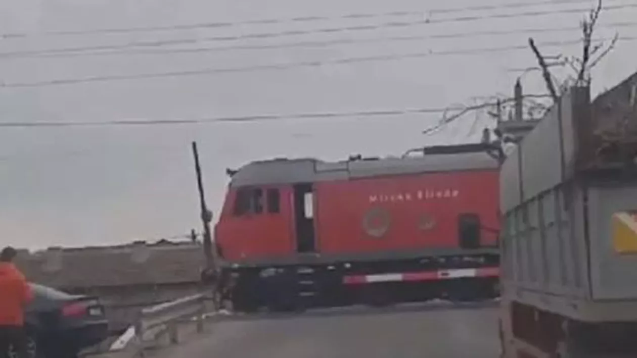 Un conductor a pus trenul ”pe avarii“ și s-a dus să-și ia cafea (VIDEO)