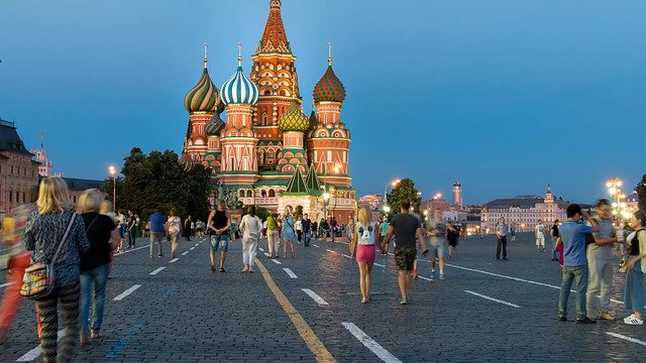 Rusia va urmări, cu ajutorul telefoanelor mobile, cetățenii expuși riscului de a contracta COVID-19