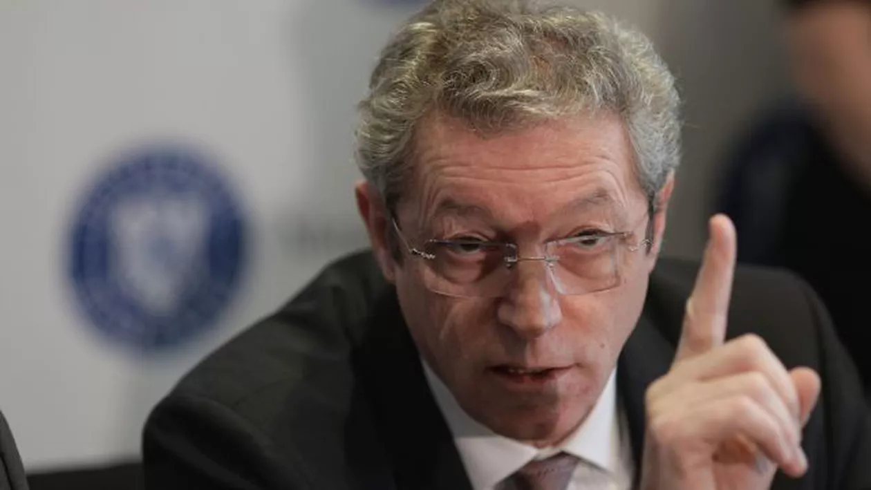 Dacă o persoană e testată pozitiv, tot blocul intră în carantină. Adrian Streinu-Cercel: „Facem testări și îi luăm pe toți, de sus până jos” (VIDEO)