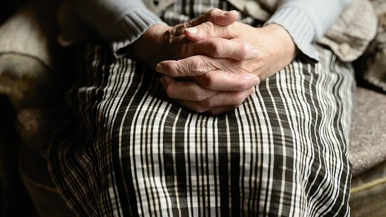 CORONAVIRUS. Azilurile au contabilizat jumătate dintre decesele din cazurile de COVID-19 înregistrate în Italia, Spania, Franța și Belgia