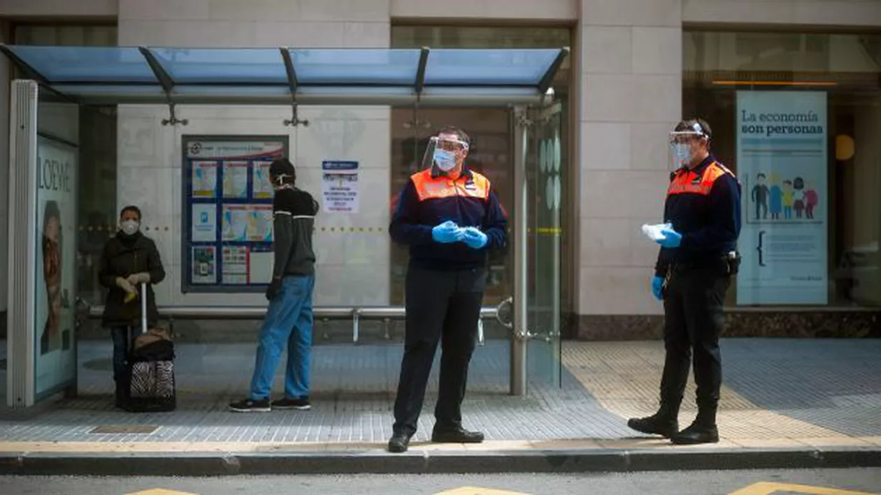 Guvernul spaniol ia în calcul redeschiderea hotelurilor și a barurilor la finalul anului 2020