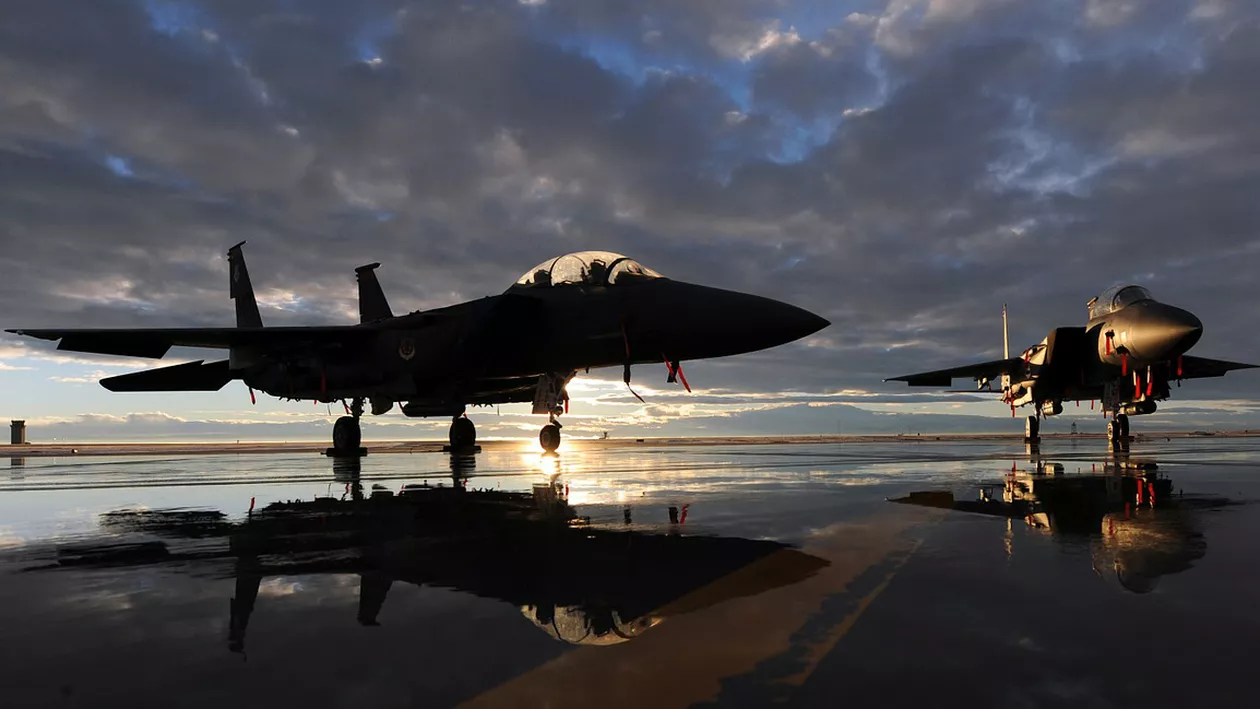 O rachetă lansată accidental de un Su-25 a trecut pe lângă un C-130 Hercules al Franţei și a ucis patru oameni (VIDEO)