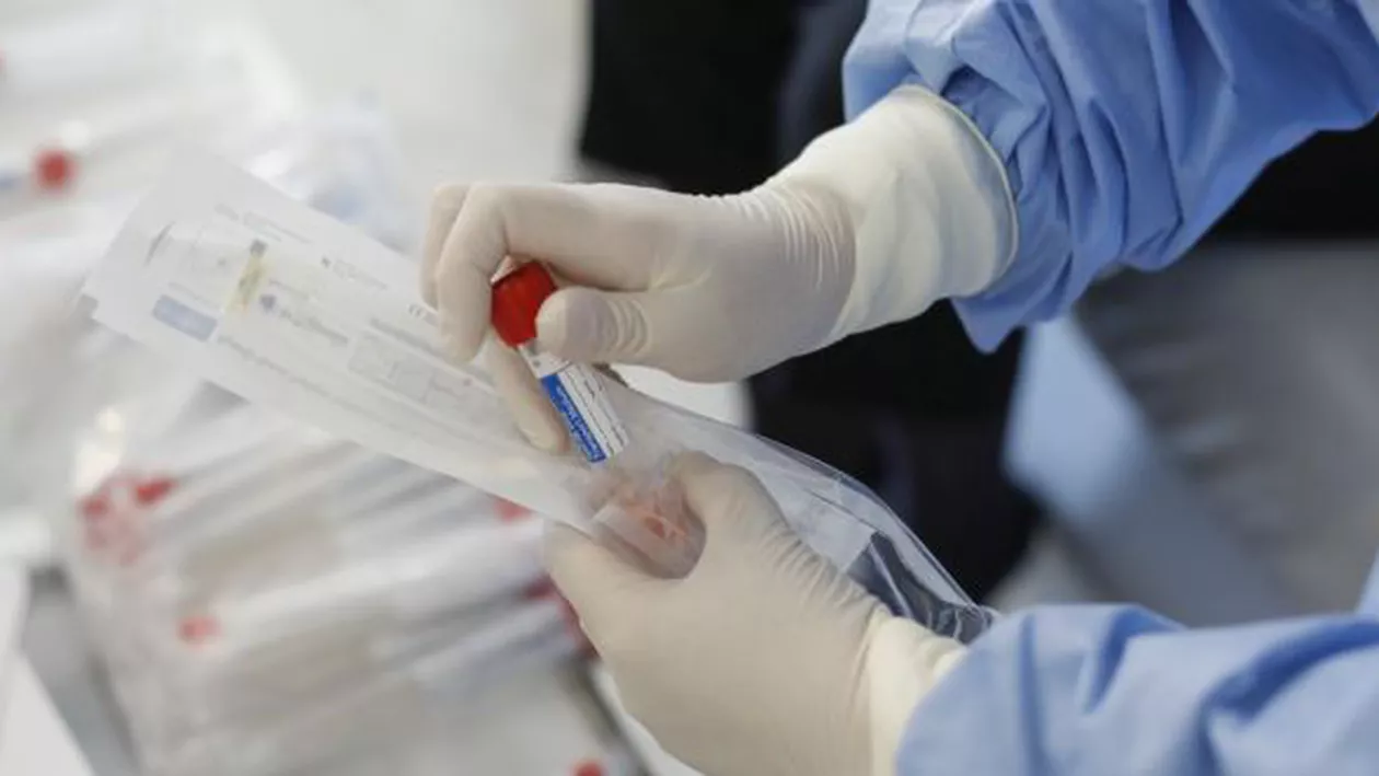 Medic din Botoșani, ucis de coronavirus / Peste 1.000 de angajați din spitale sunt infectați cu COVID-19