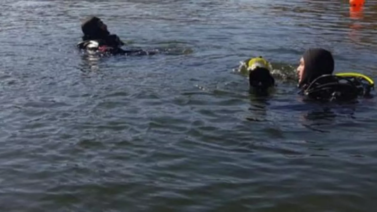 Trupurile a cinci migranţi, scoase din Dunăre, la mai mult de o săptămână după ce barca în care se aflau s-a răsturnat