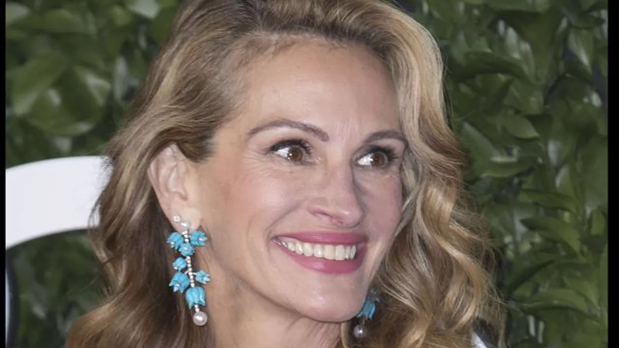 Vedete în tinerețe. Cum arăta Julia Roberts la 23 de ani și cât s-a schimbat până acum (FOTO)