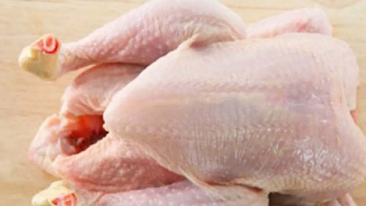 Carne de pasăre de import, INFESTATĂ cu salmonella. ANSVSA a confiscat tone de marfă adusă din Polonia