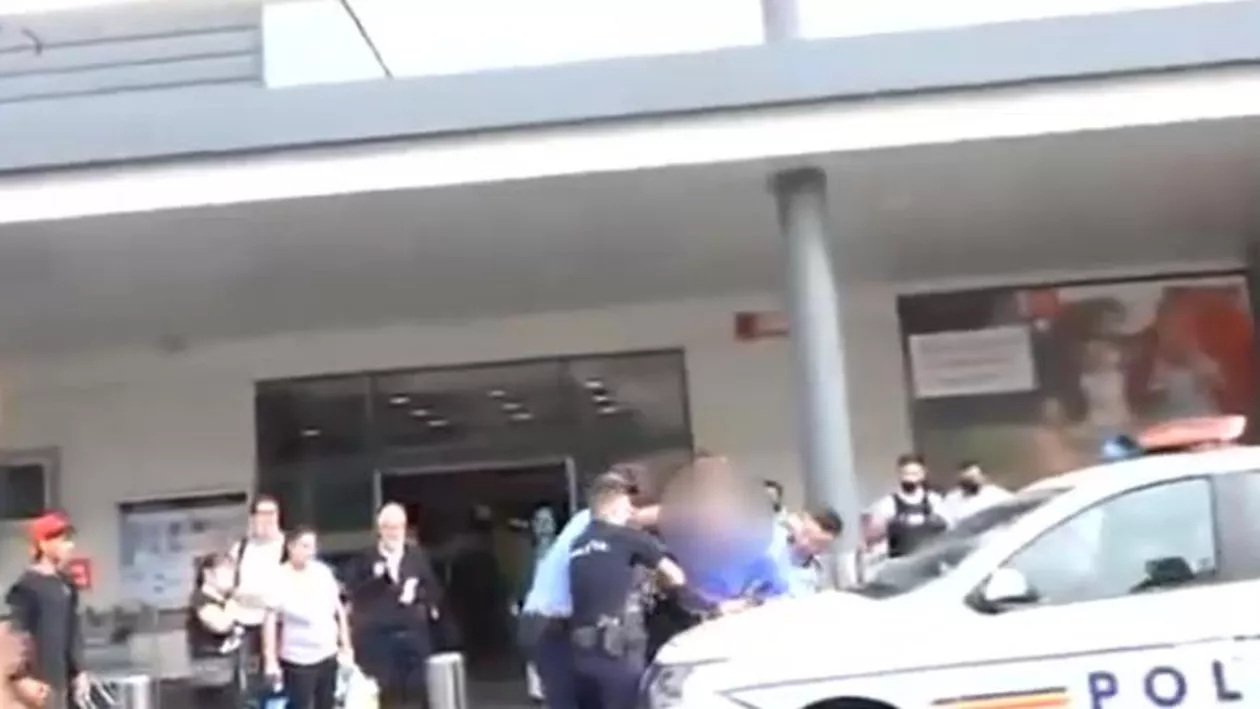 Scandal în Bucureşti: Mai multe persoane au refuzat să li se măsoare temperatura la intrarea într-un supermarket, iar Poliţia a intervenit în forţă. Ce amenzi au primit (VIDEO)