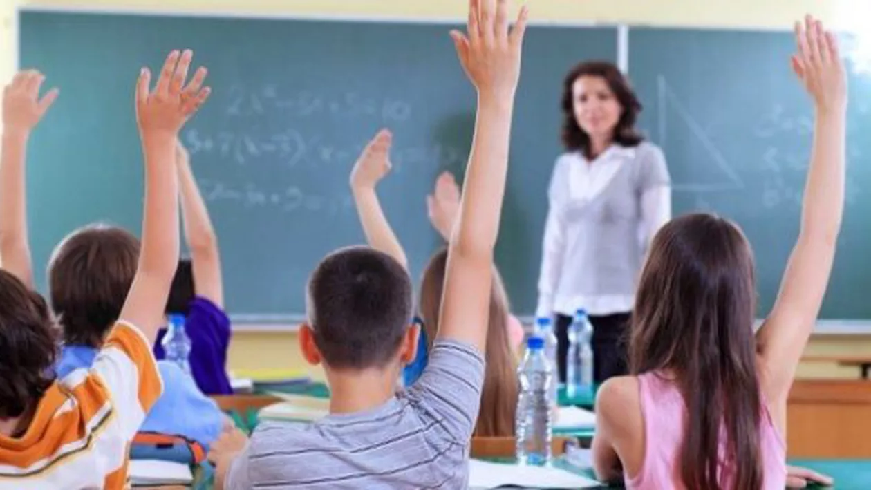 Studiu: Copiii și adolescenții sunt cu 50% mai puțin expuși la infectarea cu COVID-19 decât adulții