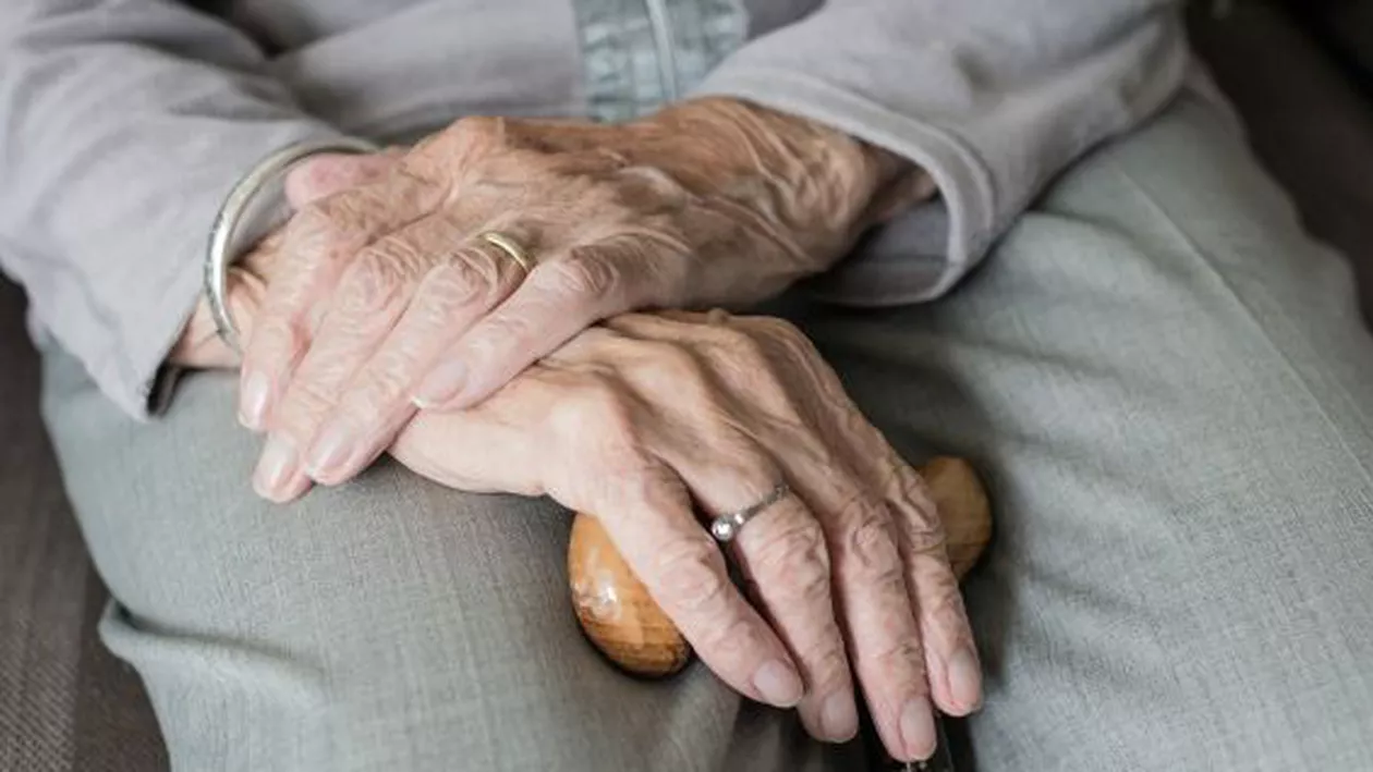 Cel mai bătrân bărbat de pe glob a murit la 112 ani. Românul de 111 ani ar putea fi următorul „cel mai vârstnic om din lume”(FOTO)