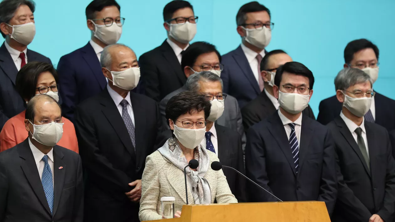 Guvernul din Hong Kong avertizează SUA că retragerea statutului special ar putea fi „o sabie cu două tăișuri”