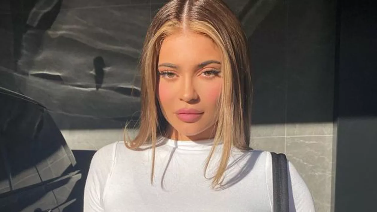 Cum arăta Kylie Jenner în adolescență. A refuzat să recunoască mult timp că și-a injectat buzele