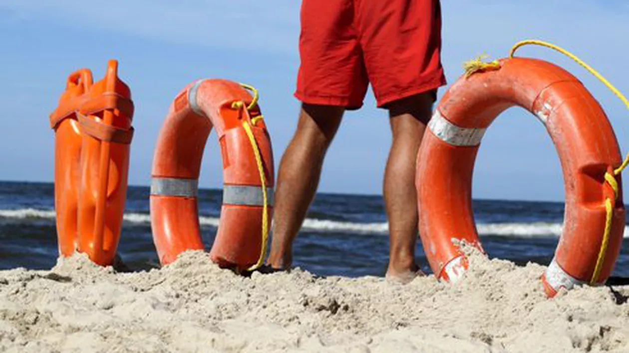 CORONAVIRUS | Noi reguli pentru plajă: 120 de salvamari, dotați cu termoscanere și kituri de oxigen, gata să intervină la Mamaia și Constanța
