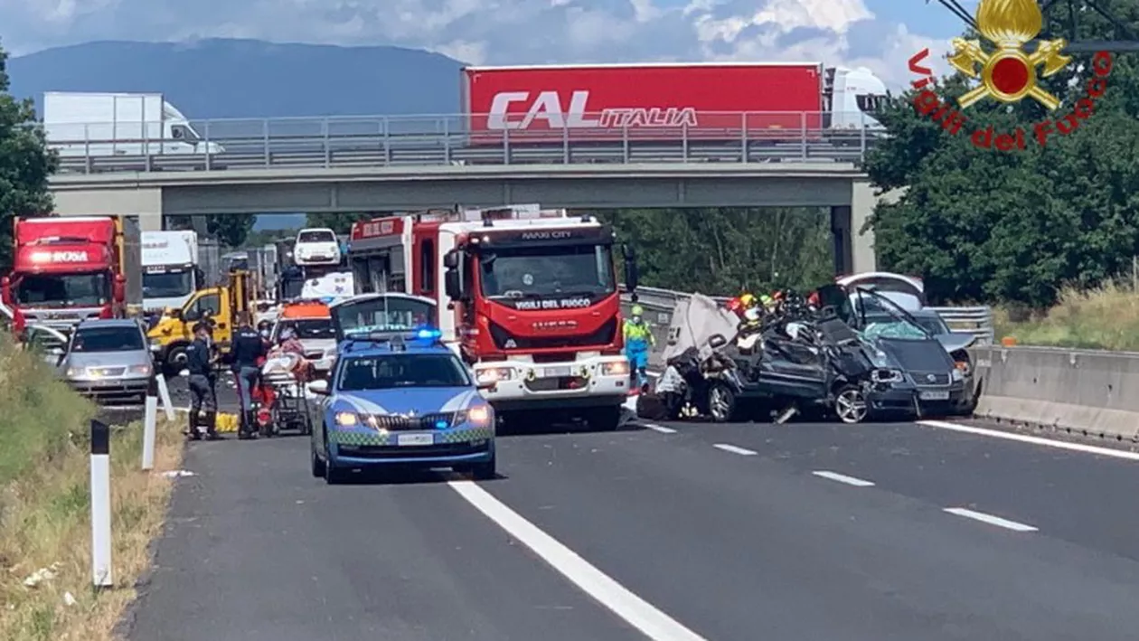 Italia: Accident grav pe autostradă. 4 români, dintre care 2 copii și-au pierdut viața, în timp ce alte 7 victime sunt în stare gravă