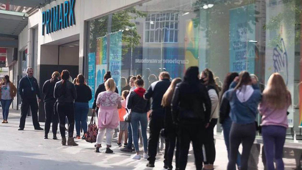 Coronavirus UK: Cum arată redeschiderea magazinelor din Anglia