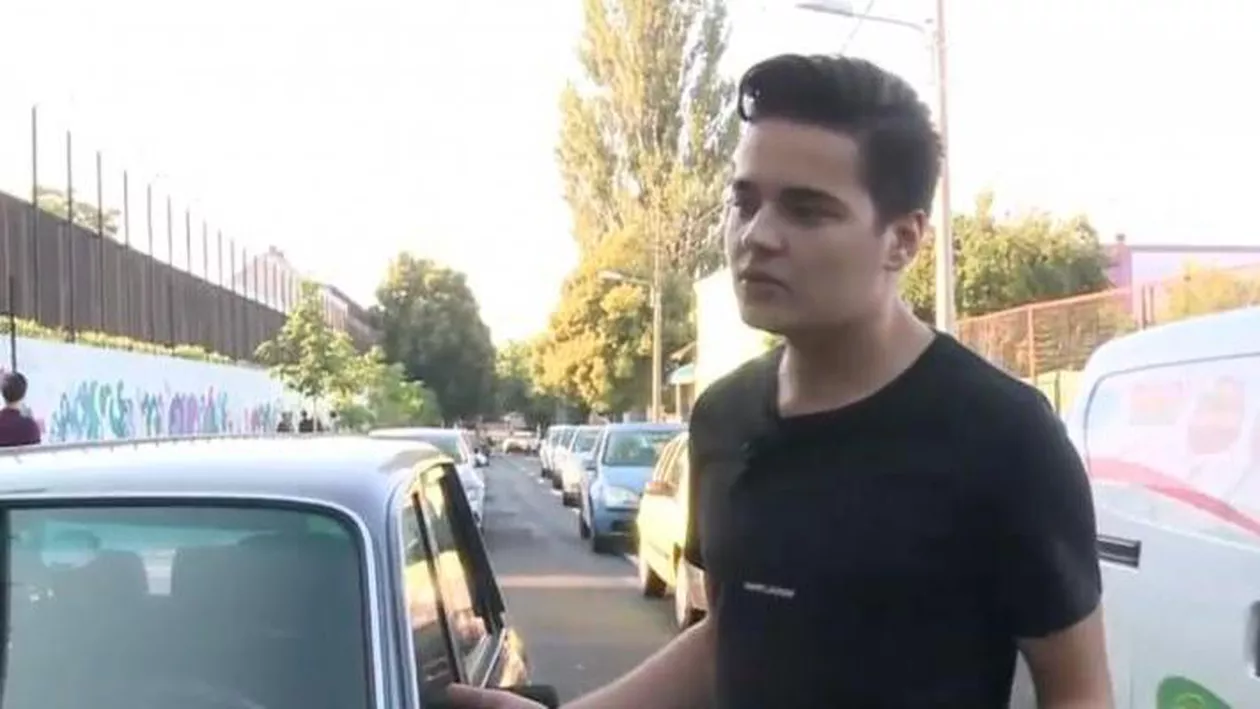 Cum arată și cât costă Dacia 1300 cu care a mers Selly la Bacalaureat (GALERIE FOTO)