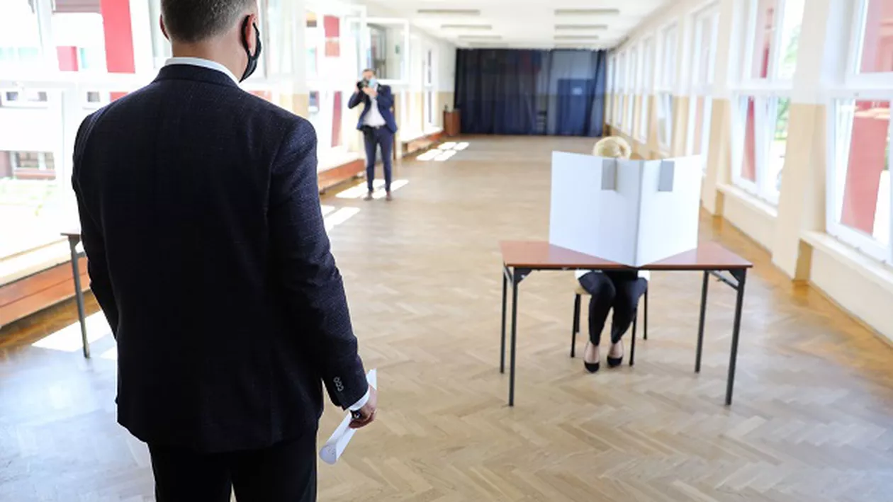 Andrzej Duda și Rafal Trzaskowski, în finala prezidențialelor din Polonia. Care este miza la votul din 12 iulie și ce linii politice propun cei doi