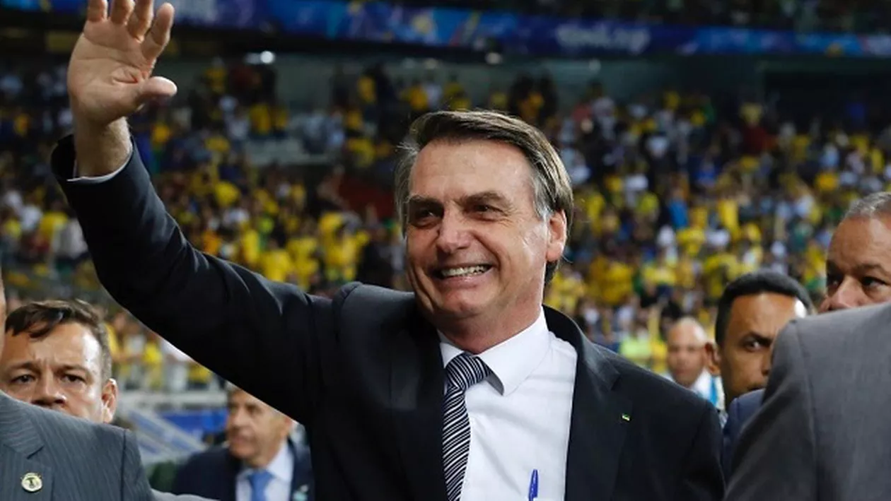 Președintele Jair Bolsonaro pariază că hidroxiclorochina poate salva Brazila, dar și viața sa