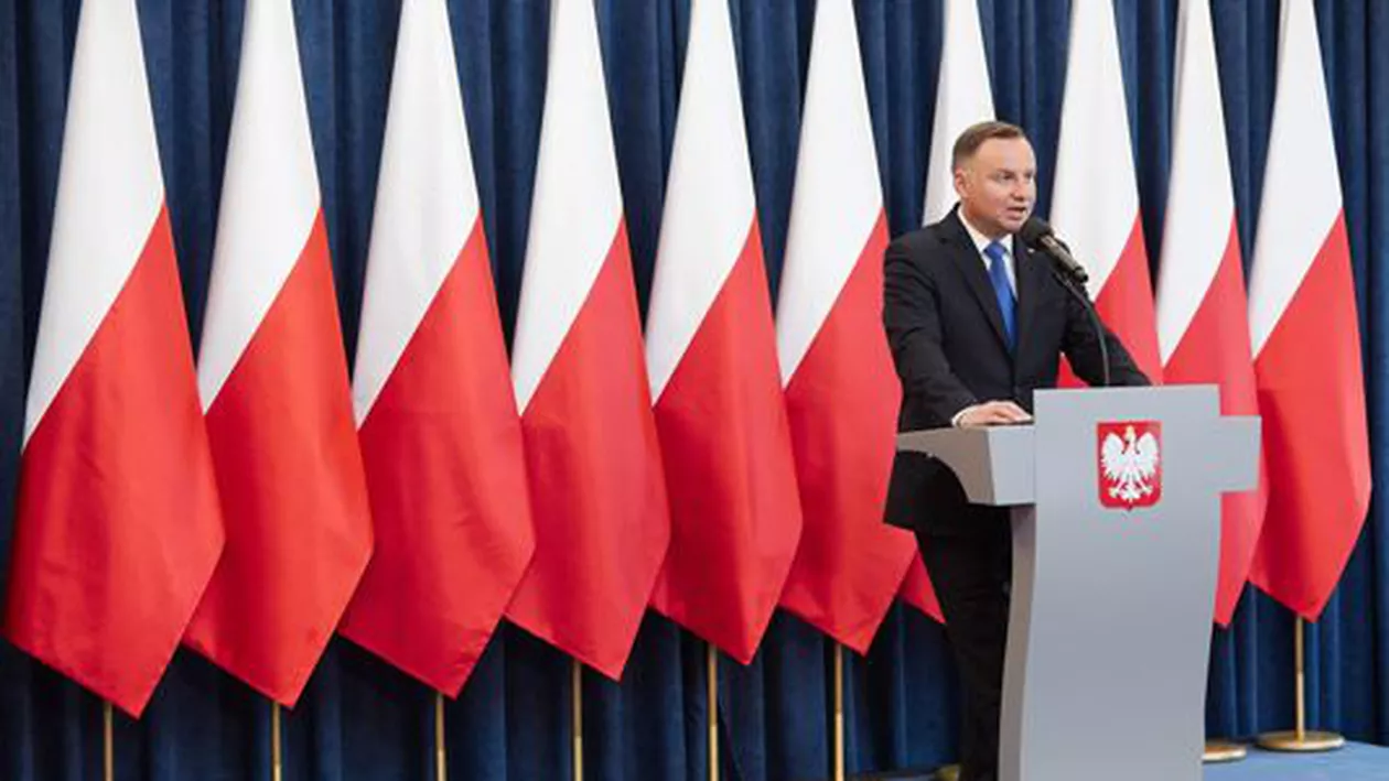 Sondaj: Andrzej Duda câştigător la limită al alegerilor din Polonia