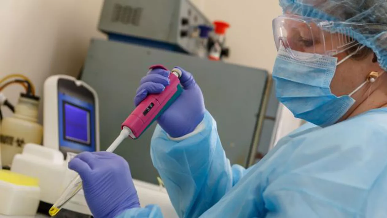 O proteină ar putea fi cheia luptei cu epidemia de coronavirus. Rezultatele unui studiu clinic efectuat în Marea Britanie, pe cale să „schimbe regulile jocului”