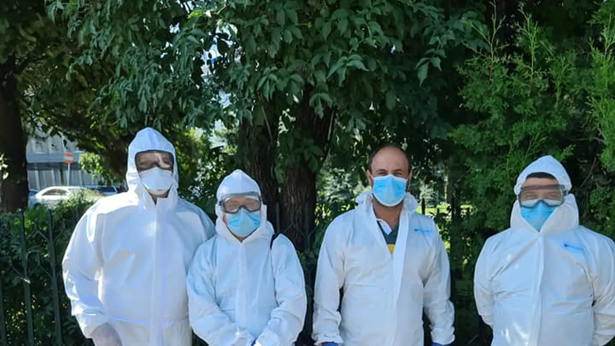 Protest al medicilor în faţa Palatului Victoria: Suntem la capătul puterilor / Reprezentant Sanitas, despre criticile aduse protestatarilor îmbrăcați în combinezoane: Nu este normal să ne cumpărăm singuri echipamente de protecție