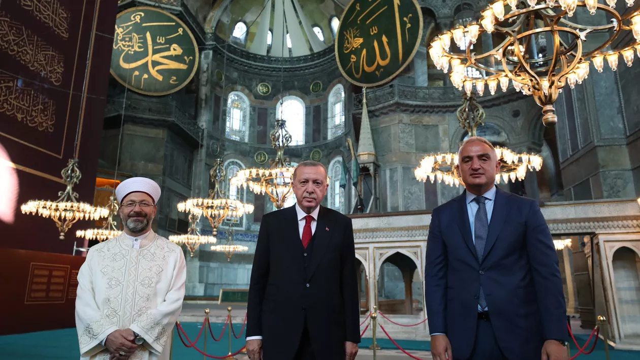 Președintele Erdogan, în vizită la marea moschee Sfânta Sofia